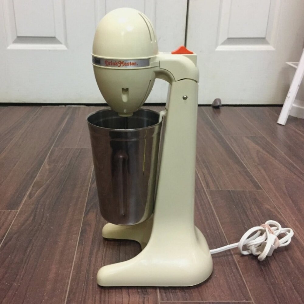 WORKS! VTG Milkshake Mixer Hamilton Beach Scovill Drink Master Almond Retro MCM